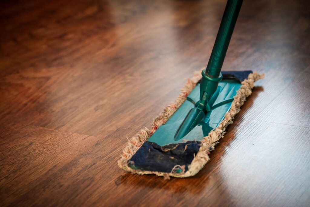 laminate flooring cleaner