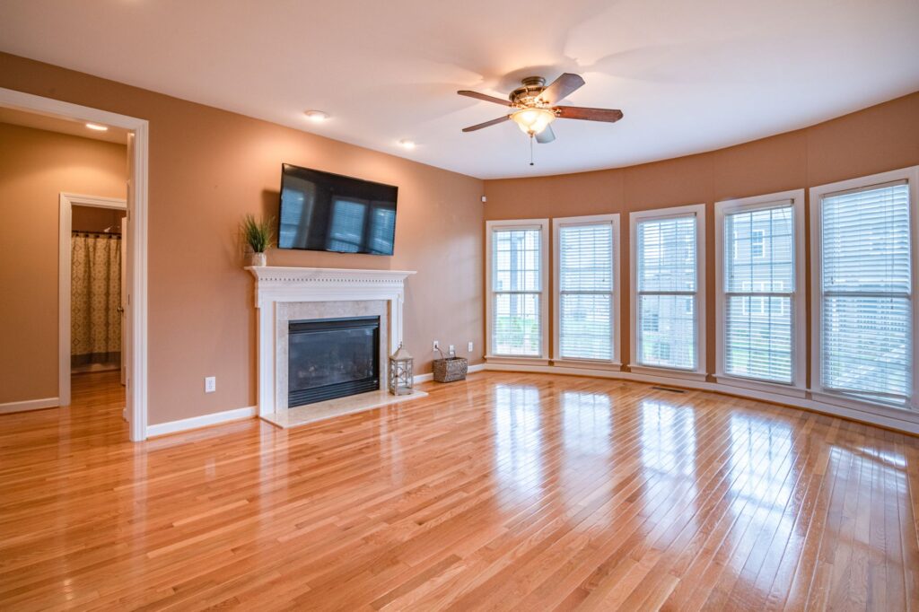 laminate vs hybrid flooring